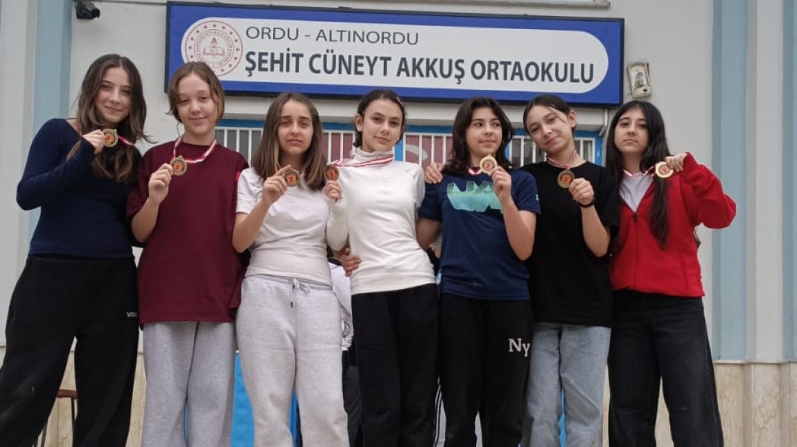 VOLEYBOL TURNUVALARIMIZ HIZ KESMEDEN DEVAM EDİYOR